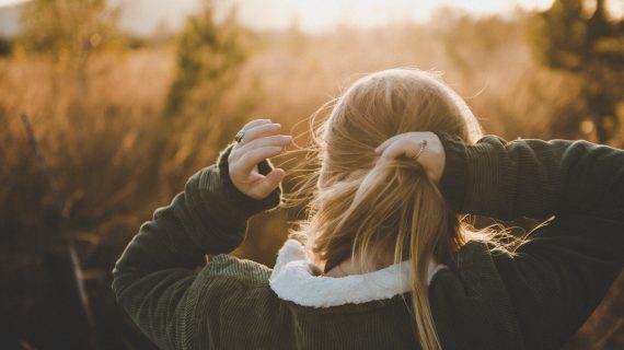 6 Ways to Straighten Your Hair Naturally